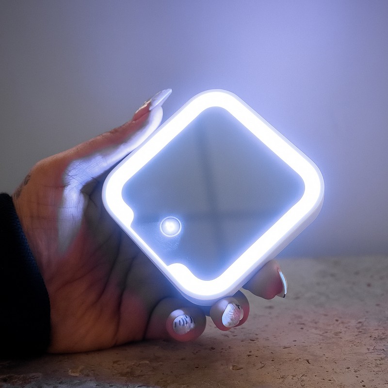 Glow Compact Mirror with LED